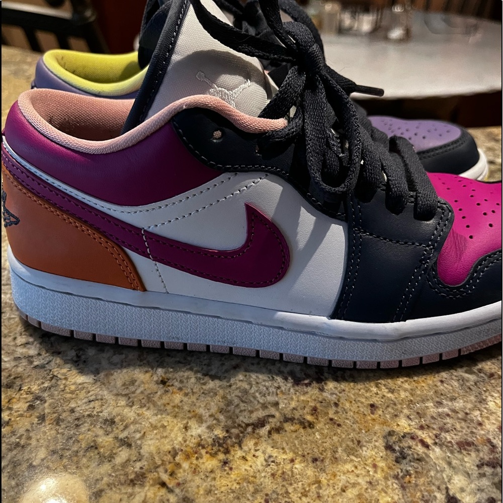 Jordan SE Low Mix Matched Colorway - Picture 4 of 7